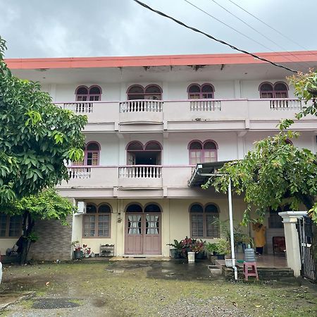 Collection O Hotel Pratiwi Anggrek Near Pantai Padang Exterior photo